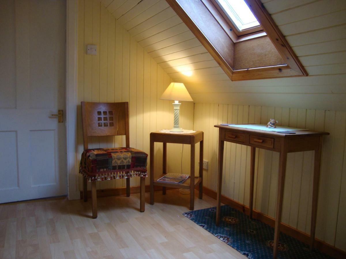Fairy Hill Cottage Ellishadder Staffin Exterior photo